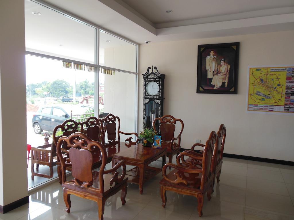 The Family Grand Hotel Udon Thani Exterior foto