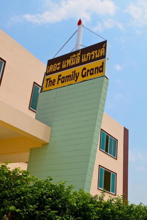 The Family Grand Hotel Udon Thani Exterior foto
