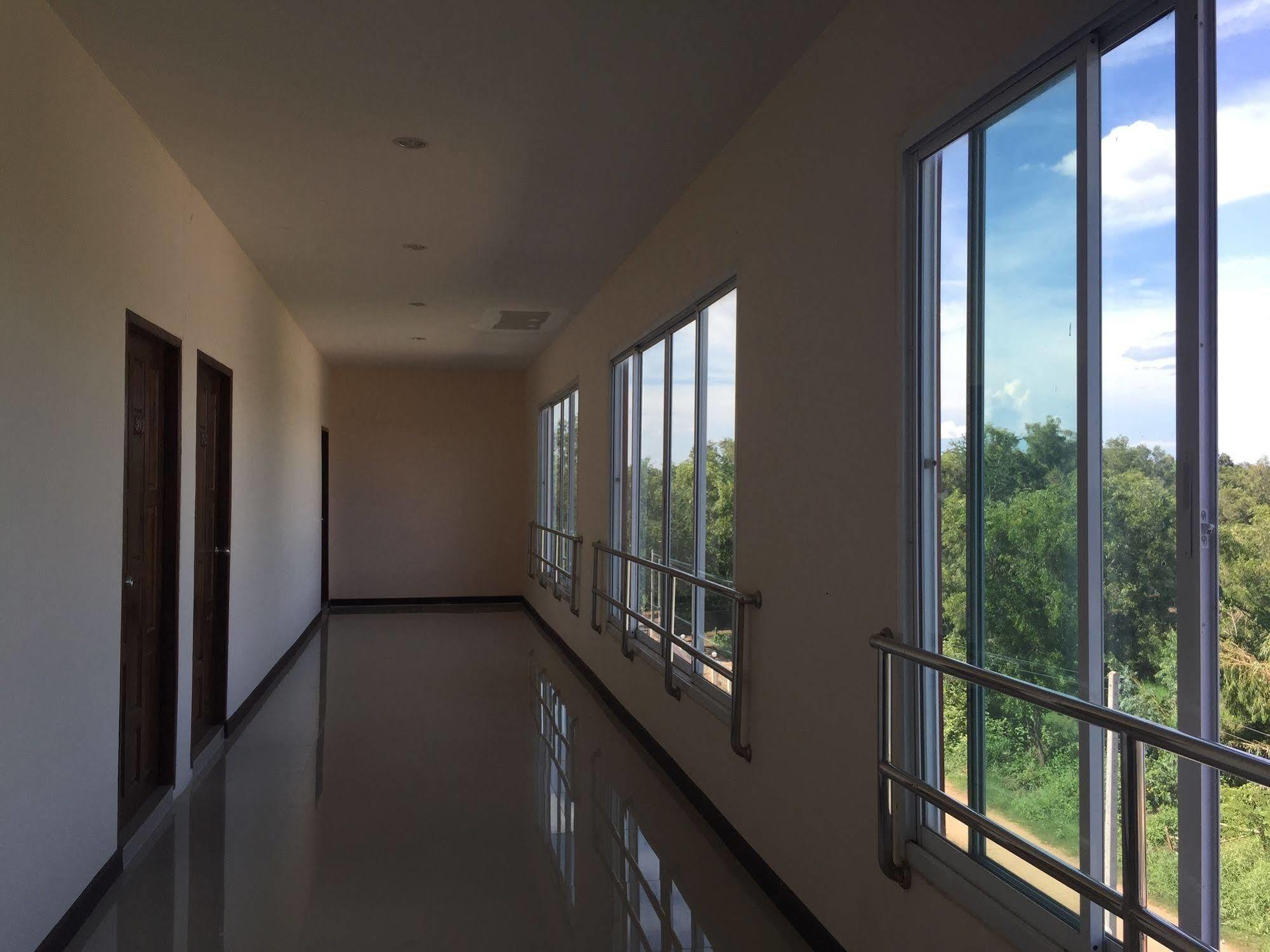 The Family Grand Hotel Udon Thani Exterior foto